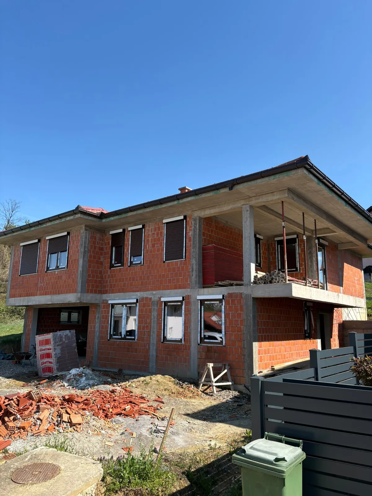 Novogradnja s ugrađenom stolarijom